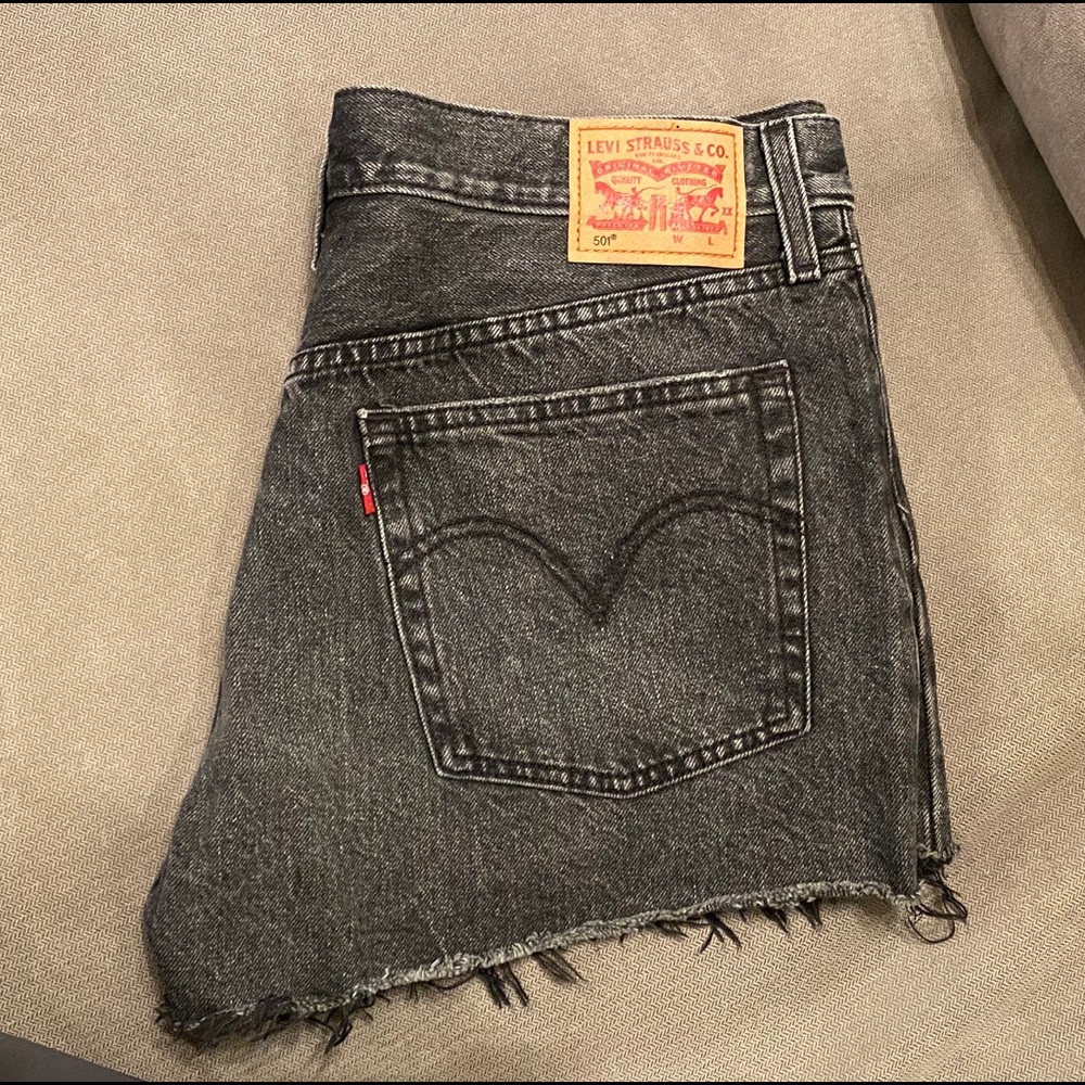 Levi 501 jean shorts size 31